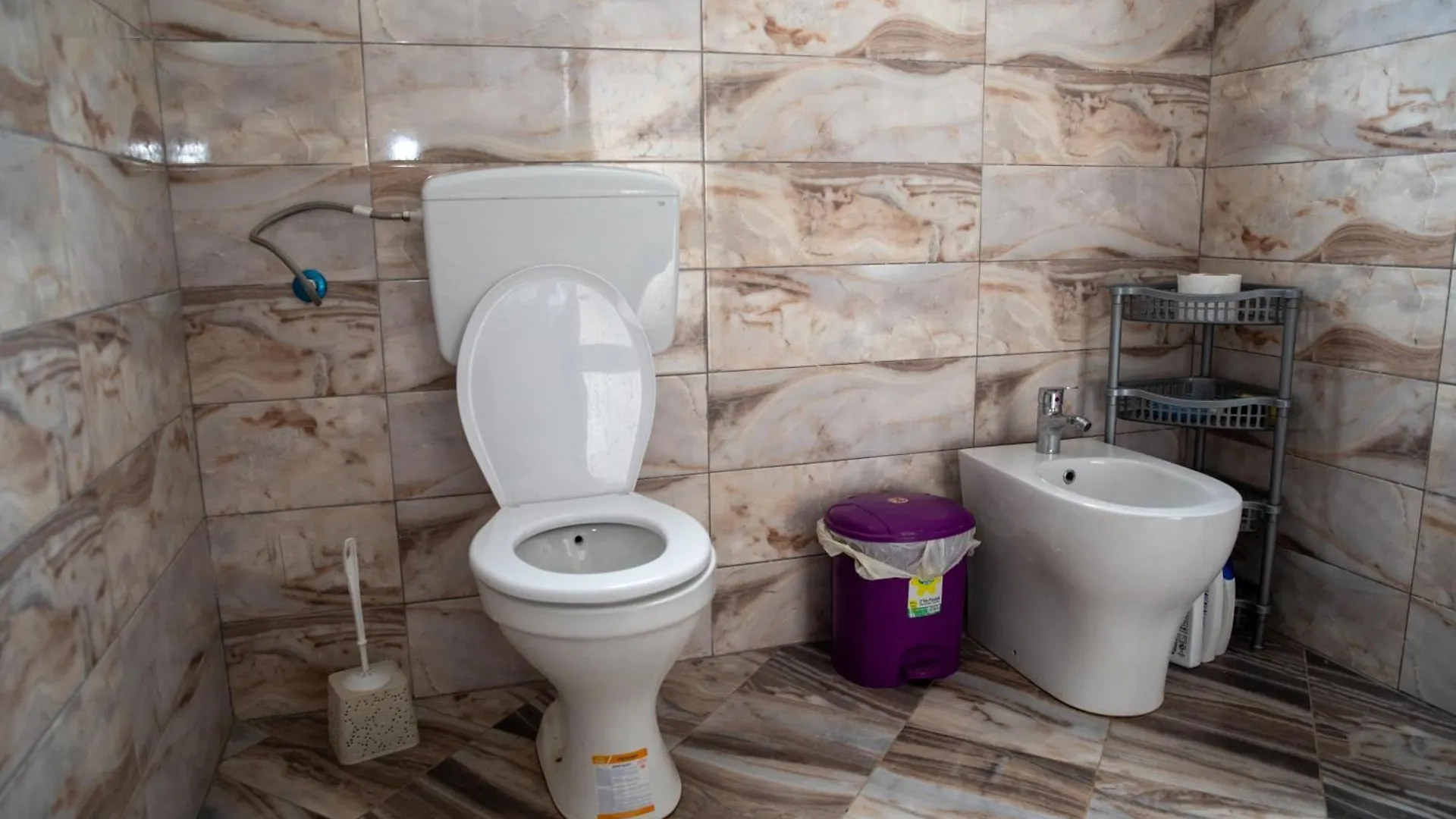 Lulebore Guesthouse Lekbibaj 0*,