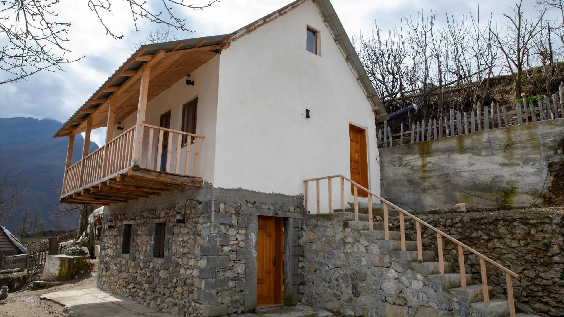 Lulebore Guesthouse Lekbibaj
