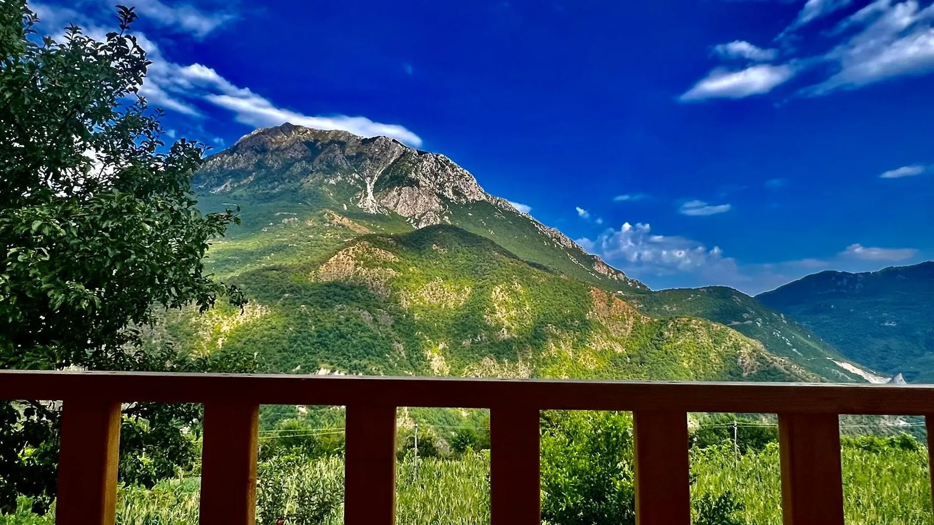 Lulebore Guesthouse Lekbibaj