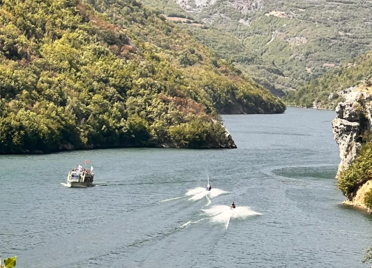 Lulebore Guesthouse Lekbibaj 0*,  Albania